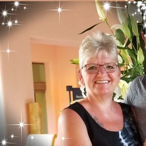 Meet your Posher, Deborah